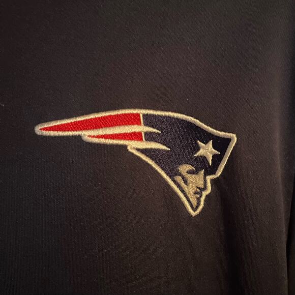 Majestic New England Patriots 1/4 Zip Sport Shirt M Long Sleeve Red White Blue - Picture 9 of 10